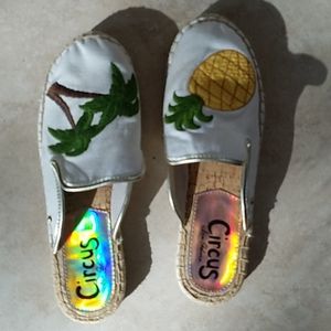 Sam Edelman circus pineapple & palm slides